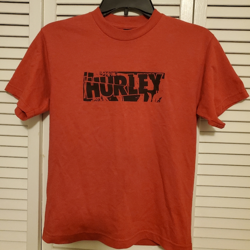 Hurley red shirt M